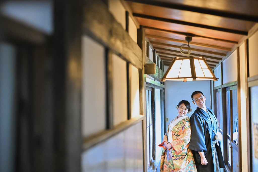 Capturing the essence of Japanese-style location photography in traditional attire.