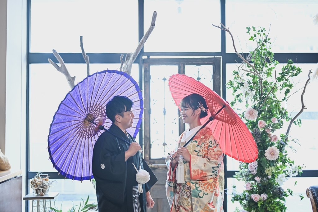 Take a stylish photo shoot with bright colors in the atelier studio where gentle light shines in☆