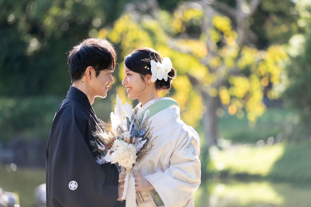 Japanese kimono location shooting in the popular Shiro-Muku (white kimono) and Iro-Kakegashita (color kimono) costumes!