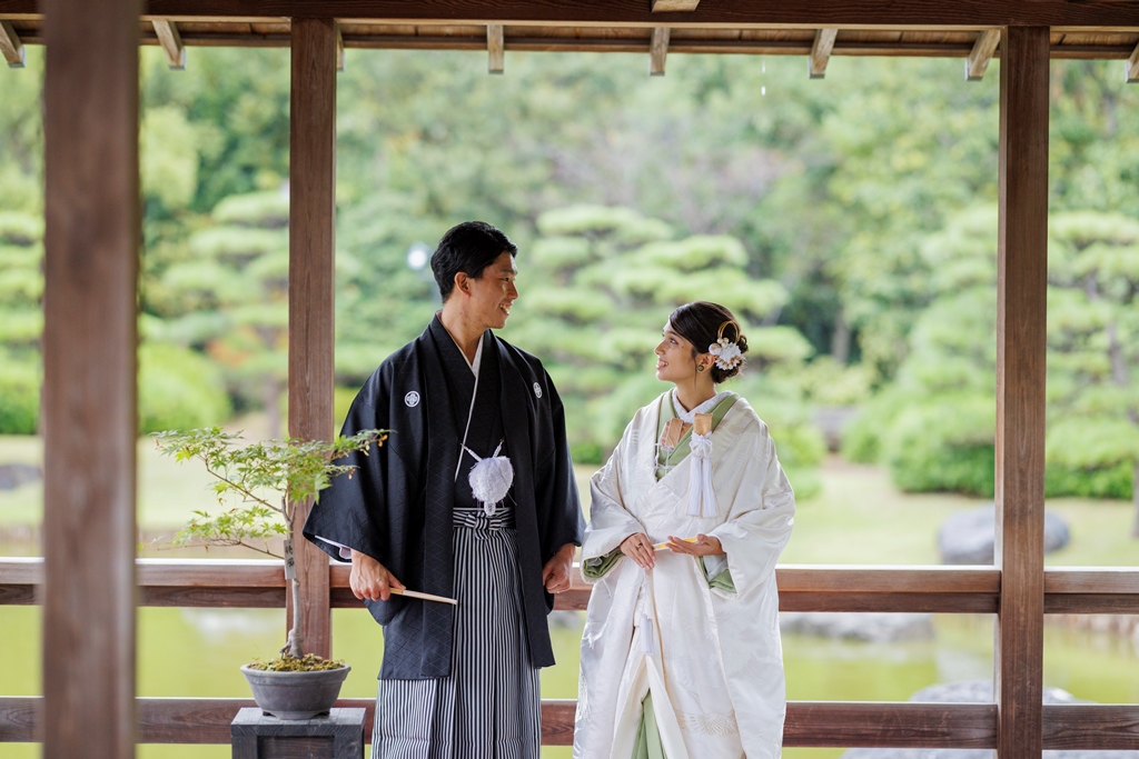 Location Shooting at Daisen Park in the trendy white kimono costume.