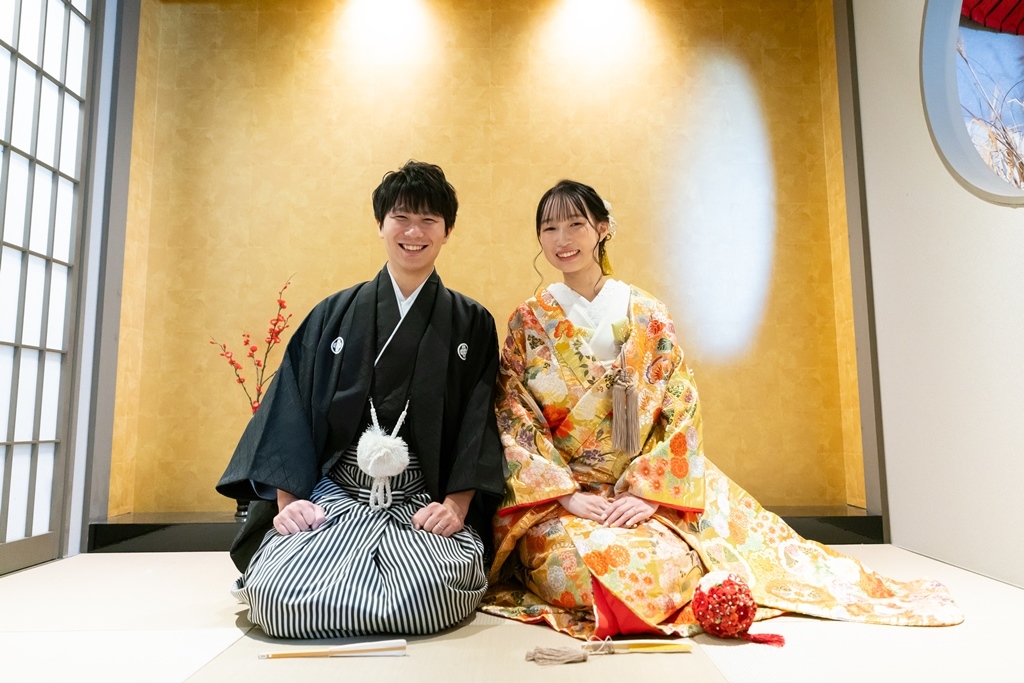 Studio kimono photo shoot to relax and enjoy the couple’s view of the world.