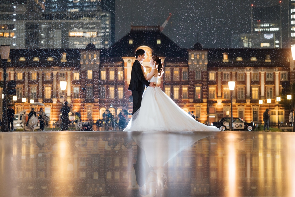 Tokyo Station photo wedding is very popular even among local residents.