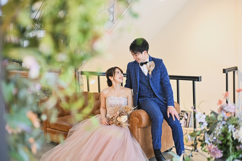 Japanese and Western style studio photos in cute pink colored dresses and royal colored uchikake