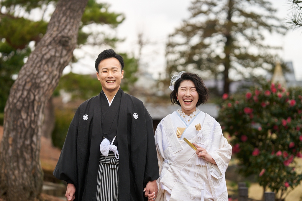 The best smiles are captured in the authentic Japanese garden, where the Japanese atmosphere remains strong.