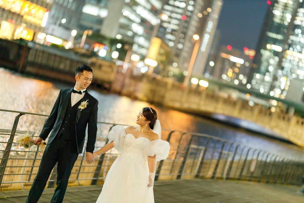 A dreamlike moment right there under the Central Public Hall lights