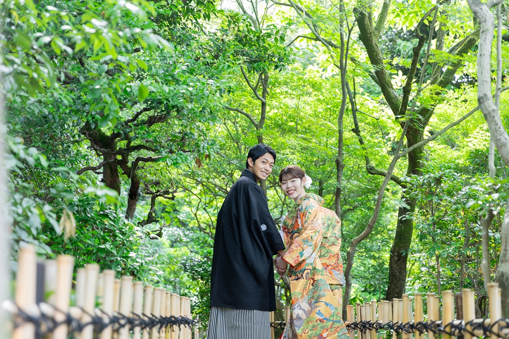 HAPPY WEDDING PHOTO ♡♡♡ Smiles also shine in the sparkling green