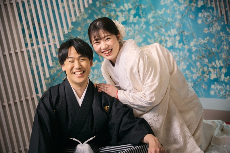 Stay cool this summer with refreshing kimono photos in our studio!