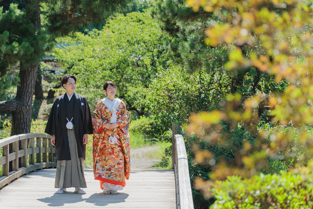 Surrounded by Natural Beauty: Pre-wedding Photos at Sankeien on a Perfect Sunny Day ♡