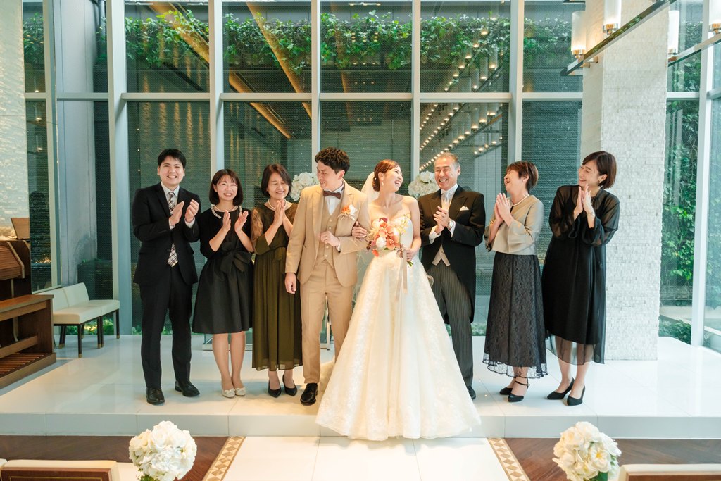A Once-in-a-Lifetime Moment♡ The Most Romantic Pre-Wedding Photos at an Osaka Chapel