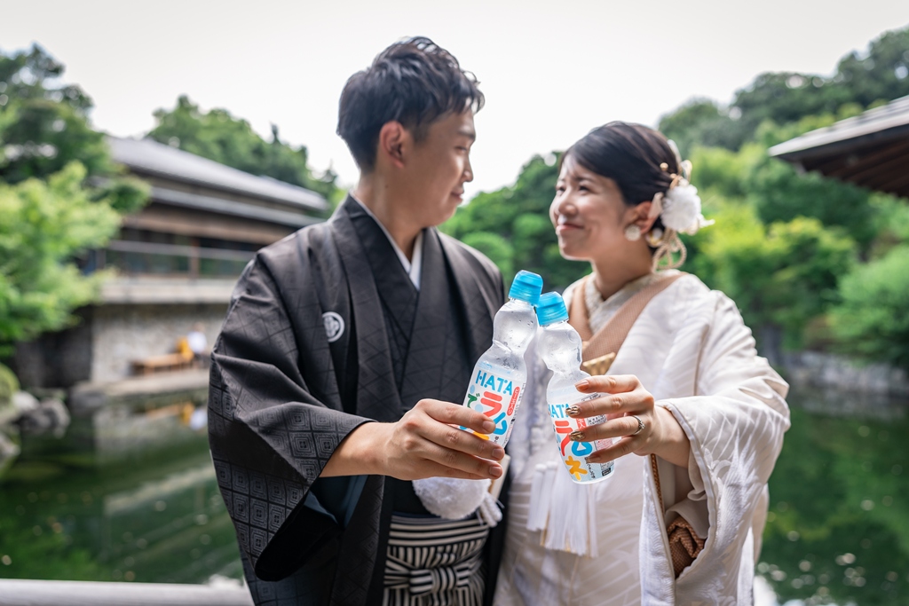 A Japanese Wedding Photo Session with the Seasons in an Urban Oasis
