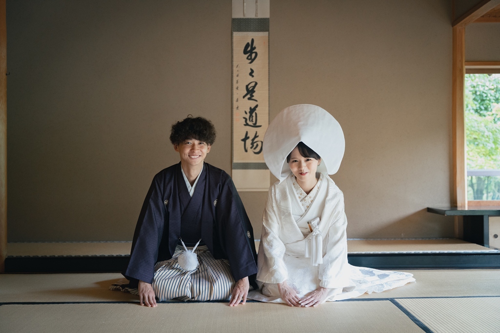 A Step Into Another World: A Luxurious Kimono Pre-Wedding Photo Session at Mejiro Garden