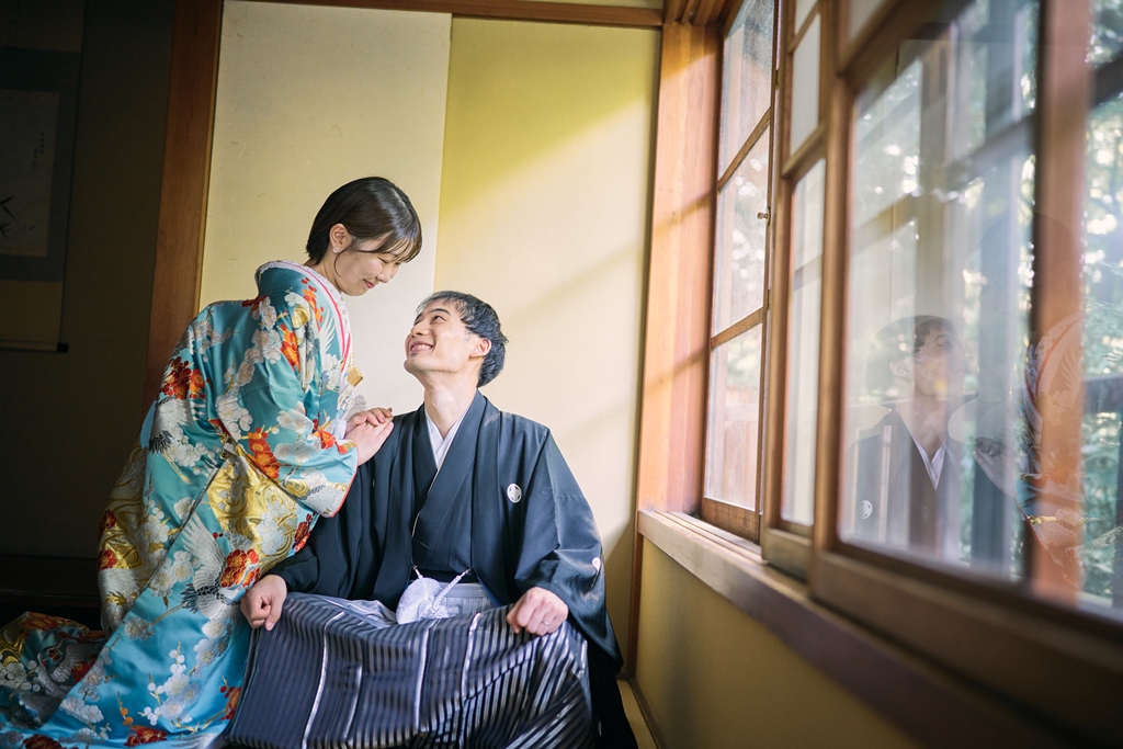 A Picture-Perfect Moment in the Garden × Kimono! Elegant and Cute Pre-Wedding Photos at Koishikawa Korakuen