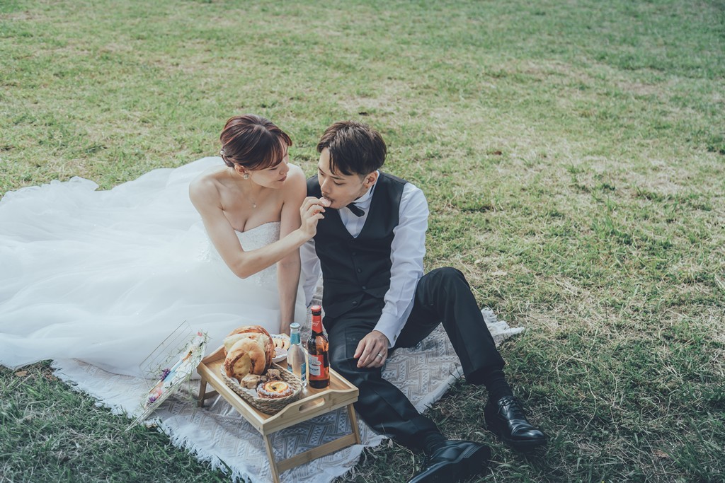“A Day That Truly Felt Like Us.” A Pre-Wedding Photoshoot Surrounded by the Sea, Sky, and Nature