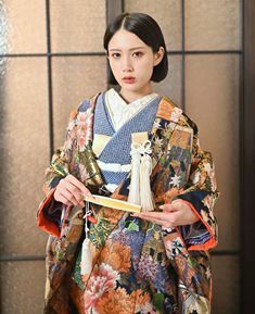 Deep Blossom style irouchikake (coloured wedding kimono) (AR02): available at our Tokyo St. studio for a pre-wedding photoshoot in Japan.