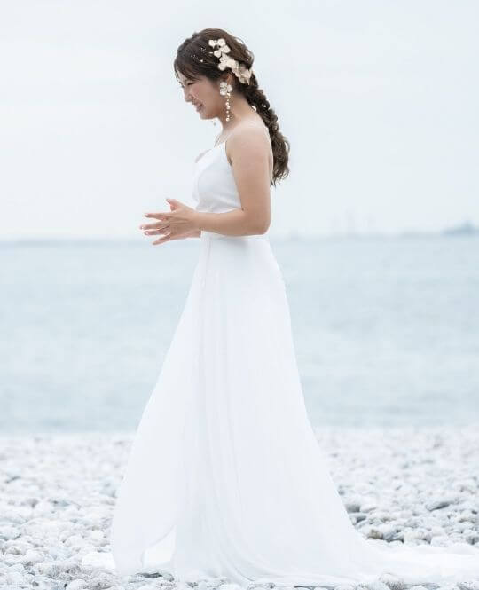 Empire Line style wedding dress (SF10): available at our Osaka studio for a pre-wedding photoshoot in Japan.
