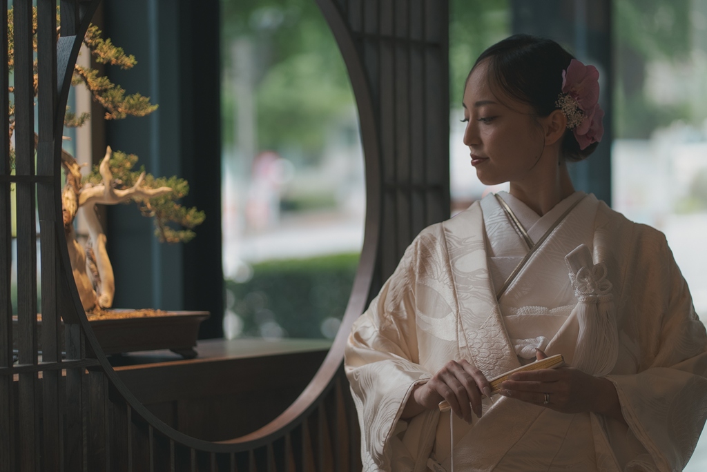 Wedding Avenue Tokyo Station Studio interior — a refined space where hair, makeup and kimono dressing take place before traveling to Roka Koushun Garden