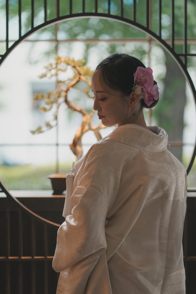 Wedding Avenue Tokyo Station Studio interior — a refined space where hair, makeup and dress fitting take place before traveling to Showa Memorial Park for the shoot