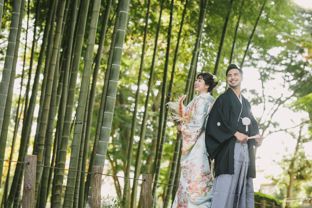Roka Koushun Garden bamboo grove wedding photography — the straight vertical lines of the bamboo create a classically Japanese photographic environment for kimono portraits