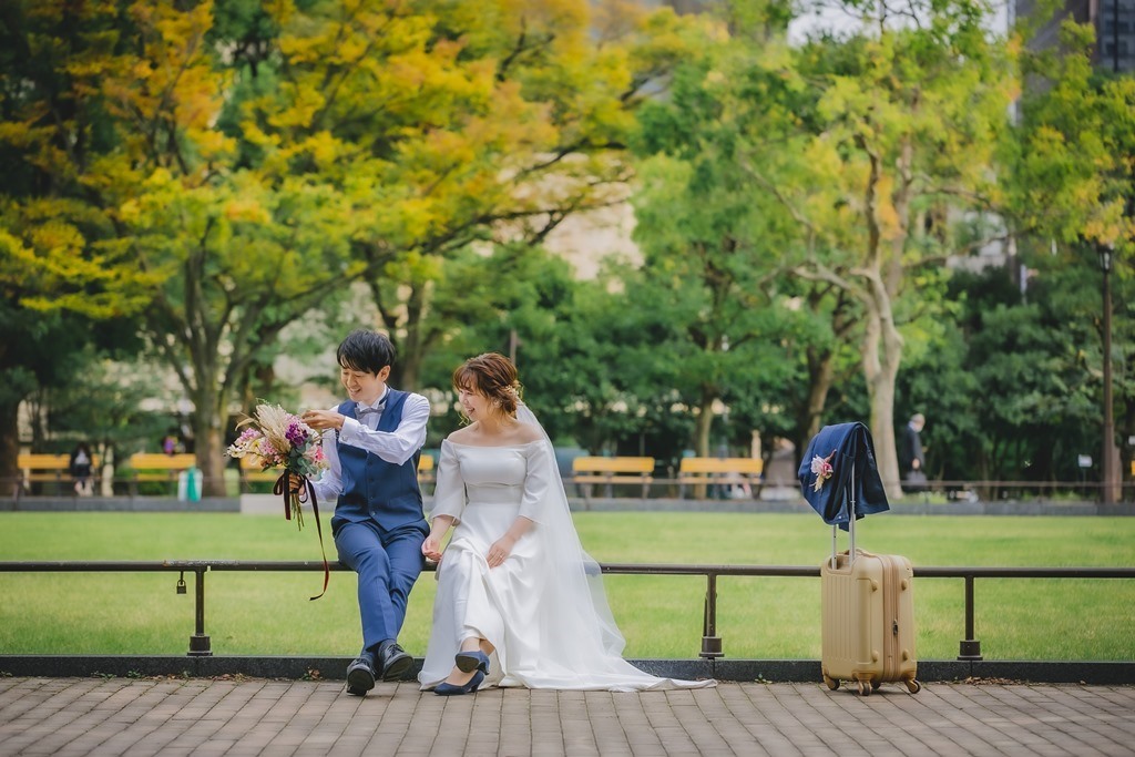 Hibiya Park wedding photography session — working across the park's varied environments to create images of distinct character at each location