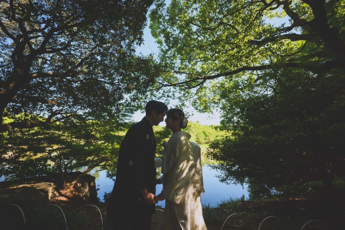 A Dream Seated Portrait Come True — Kimono Wedding Photos Surrounded by Greenery at Shirotori Garden