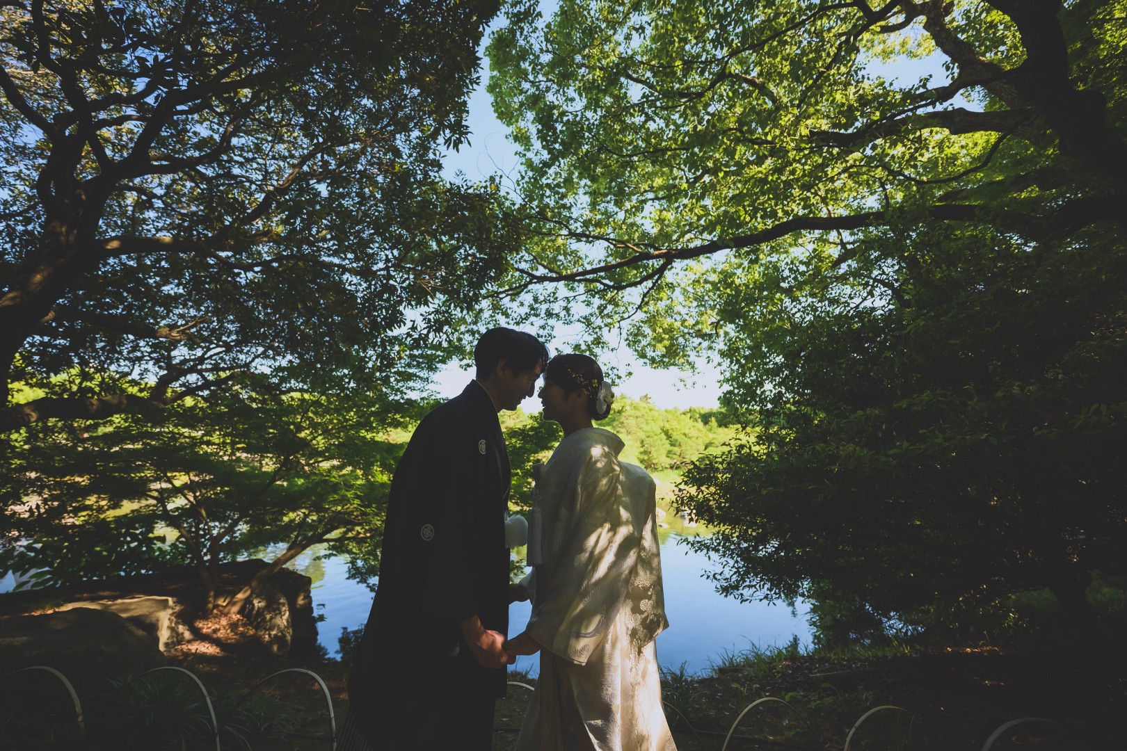 A Dream Seated Portrait Come True — Kimono Wedding Photos Surrounded by Greenery at Shirotori Garden